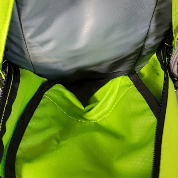 Teton Sports Oasis 1100 Hydration Hiking Backpack Green - Picture 6 of 11